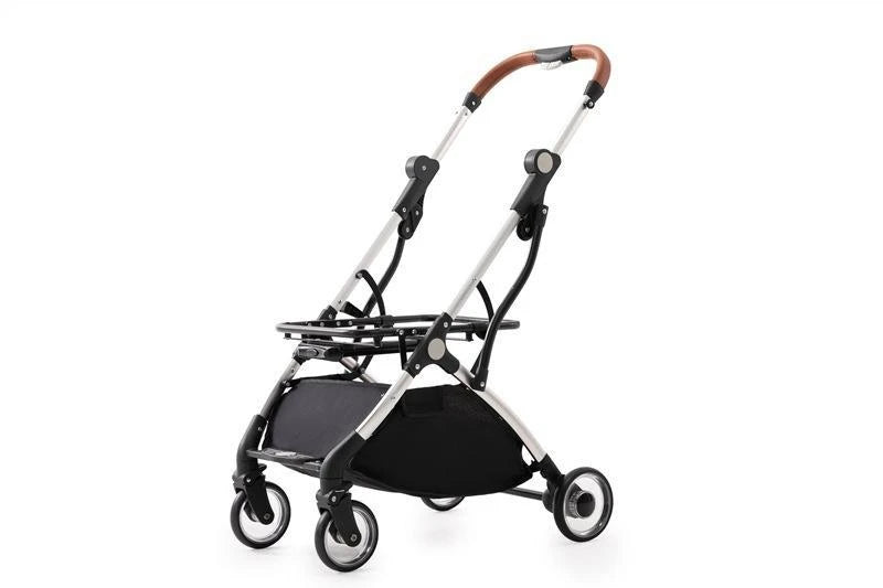 Hundewagen in Modernem Design und vier Rädern